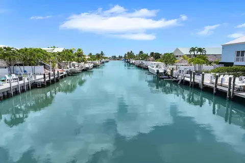 View/Area - 315 E Ocean Dr, Key Colony, FL 33051 photo 2 of 4