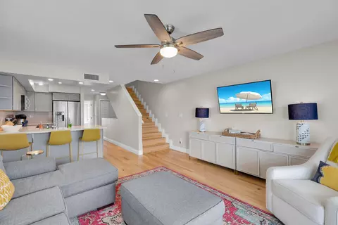 Living - 315 E Ocean Dr, Key Colony, FL 33051 photo 2 of 2