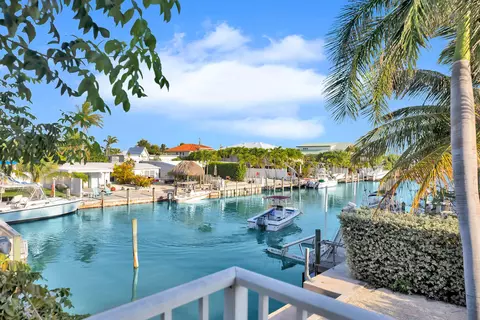 View/Area - 315 E Ocean Dr, Key Colony, FL 33051 photo 4 of 4