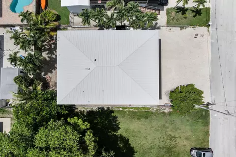 View/Area - 417 3rd St, Key Largo, FL 33037 photo 3 of 10