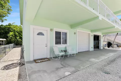 Exterior - 417 3rd St, Key Largo, FL 33037 photo 5 of 10