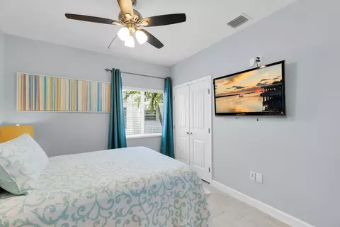Bedroom - 417 3rd St, Key Largo, FL 33037 photo 6 of 14