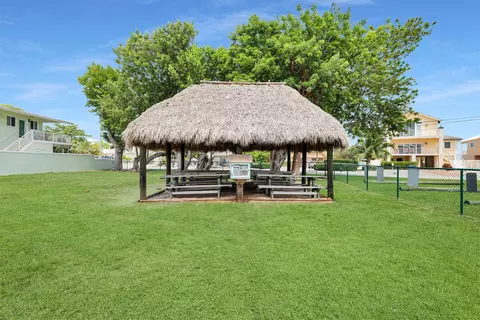 Exterior - 417 3rd St, Key Largo, FL 33037 photo 9 of 10