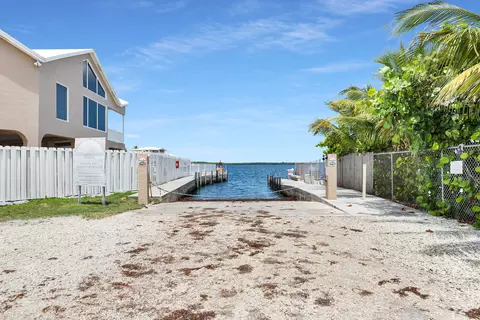 Exterior - 417 3rd St, Key Largo, FL 33037 photo 10 of 10