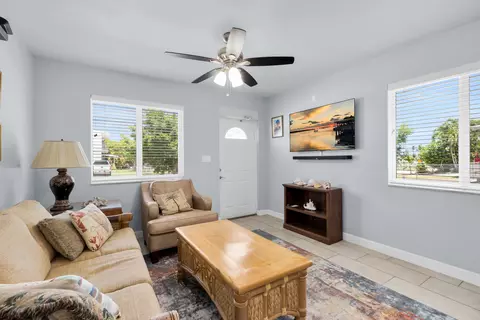 Living - 417 3rd St, Key Largo, FL 33037 photo 6 of 6