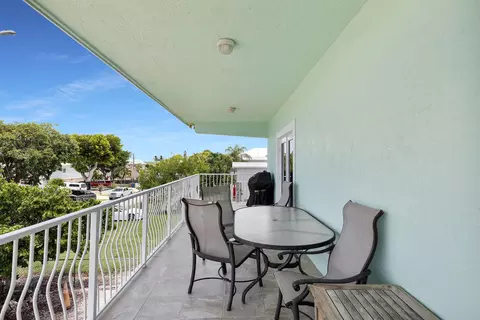 Exterior - 417 3rd St, Key Largo, FL 33037 photo 1 of 10
