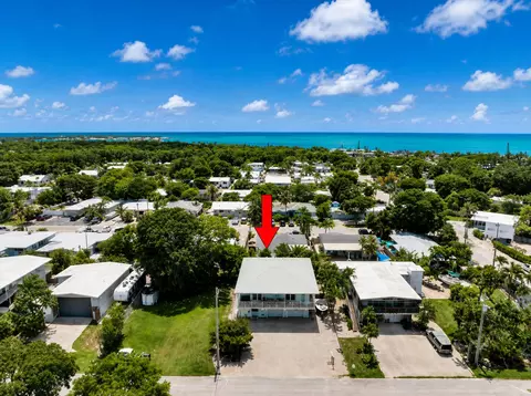 View/Area - 417 3rd St, Key Largo, FL 33037 photo 1 of 10