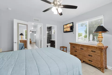 Bedroom - 417 3rd St, Key Largo, FL 33037 photo 14 of 14