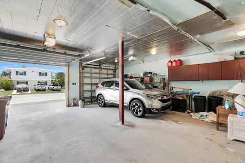 Exterior - 417 3rd St, Key Largo, FL 33037 photo 4 of 10