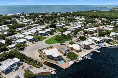 View/Area - 417 3rd St, Key Largo, FL 33037 photo 10 of 10
