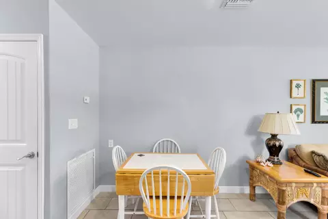 Dining - 417 3rd St, Key Largo, FL 33037 photo 2 of 2