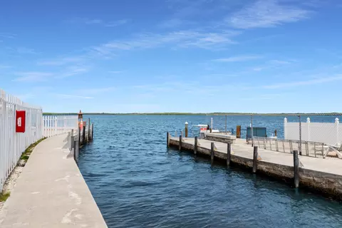 View/Area - 417 3rd St, Key Largo, FL 33037 photo 2 of 10