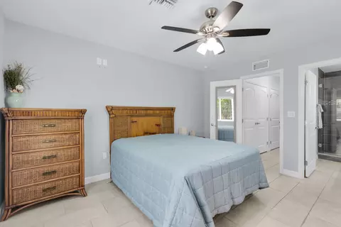 Bedroom - 417 3rd St, Key Largo, FL 33037 photo 13 of 14