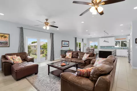 Living - 417 3rd St, Key Largo, FL 33037 photo 1 of 6