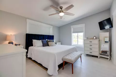 Bedroom - 930 80th St, Marathon, FL 33050 photo 2 of 6