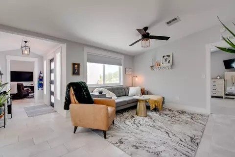 Living - 930 80th St, Marathon, FL 33050 photo 2 of 4