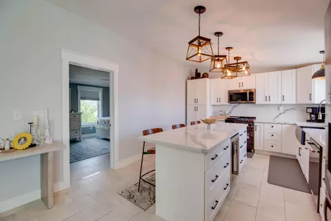 Kitchen - 930 80th St, Marathon, FL 33050 photo 3 of 5