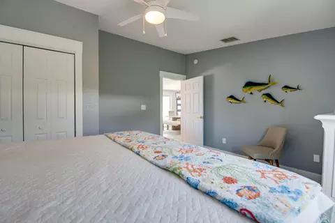 Bedroom - 930 80th St, Marathon, FL 33050 photo 4 of 6