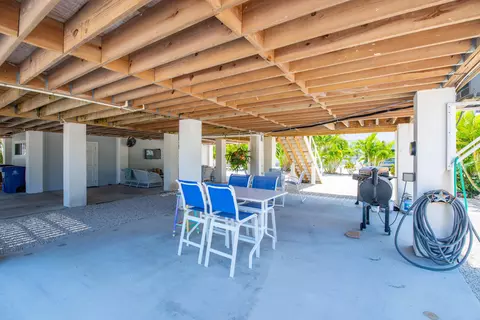 Exterior - 930 80th St, Marathon, FL 33050 photo 6 of 10