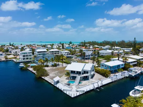 125 Porto Vista Ct, Islamorada, FL 33036