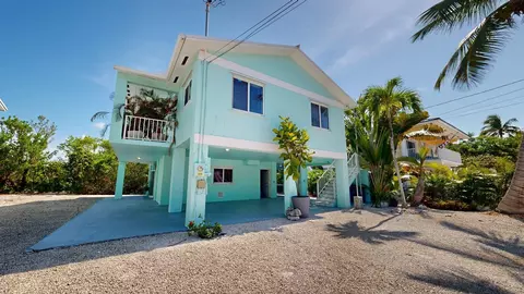 124 Ocean Shores Dr, Key Largo, FL 33037