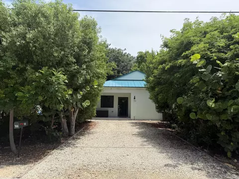 106 S Bay Harbor Dr, Key Largo, FL 33037