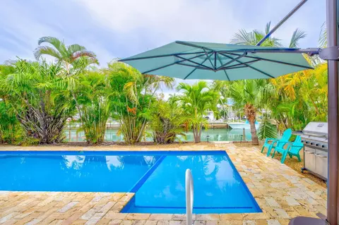 Exterior - 581 10th St #KEY colony, Key Colony Beach, FL 33051 photo 4 of 14
