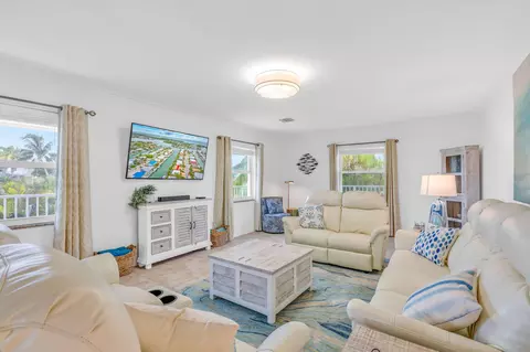 Living - 581 10th St #KEY colony, Key Colony Beach, FL 33051 photo 1 of 2