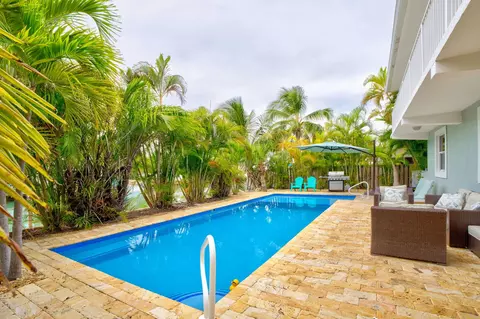 Exterior - 581 10th St #KEY colony, Key Colony Beach, FL 33051 photo 8 of 14