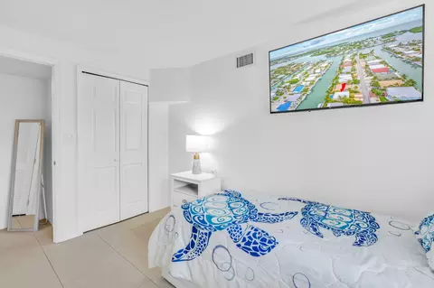 Bedroom - 581 10th St #KEY colony, Key Colony Beach, FL 33051 photo 10 of 13