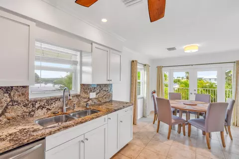 Dining - 581 10th St #KEY colony, Key Colony Beach, FL 33051 photo 3 of 5