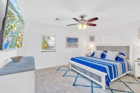 Bedroom - 581 10th St #KEY colony, Key Colony Beach, FL 33051 photo 1 of 13