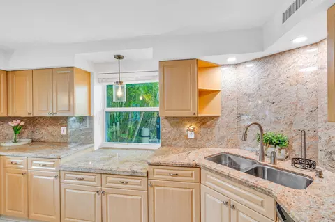 Kitchen - 581 10th St #KEY colony, Key Colony Beach, FL 33051 photo 3 of 3
