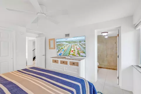 Bedroom - 581 10th St #KEY colony, Key Colony Beach, FL 33051 photo 4 of 13