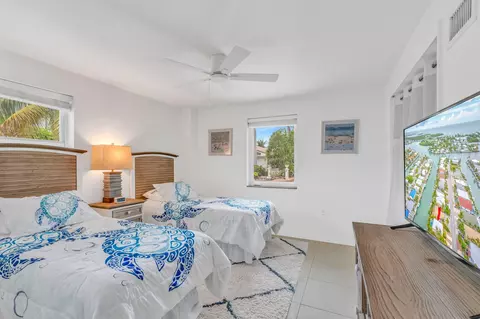Bedroom - 581 10th St #KEY colony, Key Colony Beach, FL 33051 photo 11 of 13
