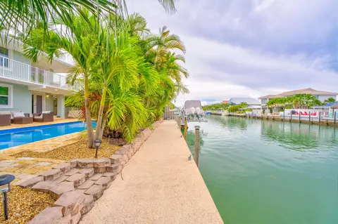 Exterior - 581 10th St #KEY colony, Key Colony Beach, FL 33051 photo 2 of 14