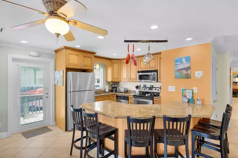271 3rd St, Key Colony, FL 33051 photo 3