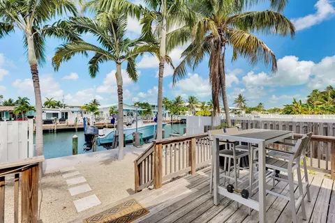 271 3rd St, Key Colony, FL 33051 photo 1