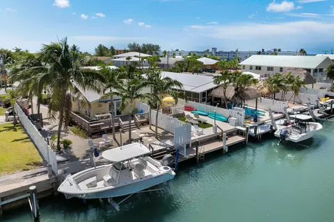 271 3rd St, Key Colony, FL 33051 photo 4