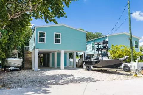 19543 Navajo St, Sugarloaf Key, FL 33042