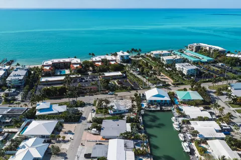 View/Area - 1000 W Ocean Dr #KEY colony, Key Colony Beach, FL 33051 photo 5 of 6