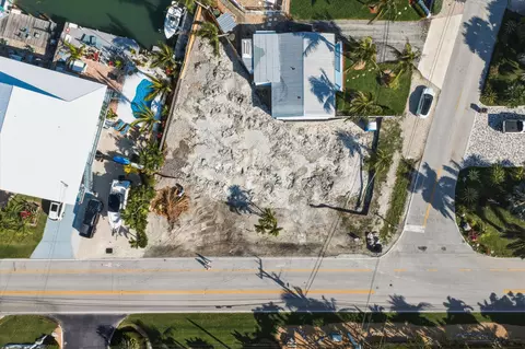 View/Area - 1000 W Ocean Dr #KEY colony, Key Colony Beach, FL 33051 photo 3 of 6