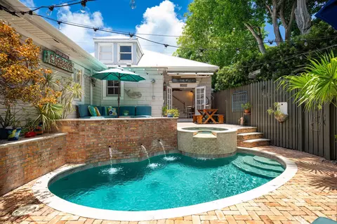 907 United St, Key West, FL 33040