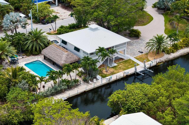 2237 San Remo Dr, Big Pine Key, FL 33043