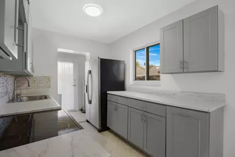Kitchen - 1421-1425 2nd St, Key West, FL 33040 photo 4 of 6
