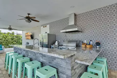 Kitchen - 211 Bruce Ct, Marathon, FL 33050 photo 6 of 7