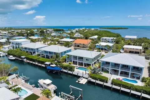 View/Area - 211 Bruce Ct, Marathon, FL 33050 photo 8 of 11