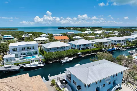 View/Area - 211 Bruce Ct, Marathon, FL 33050 photo 7 of 11