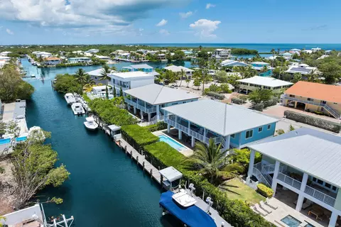 View/Area - 211 Bruce Ct, Marathon, FL 33050 photo 4 of 11