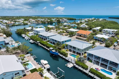 View/Area - 211 Bruce Ct, Marathon, FL 33050 photo 6 of 11